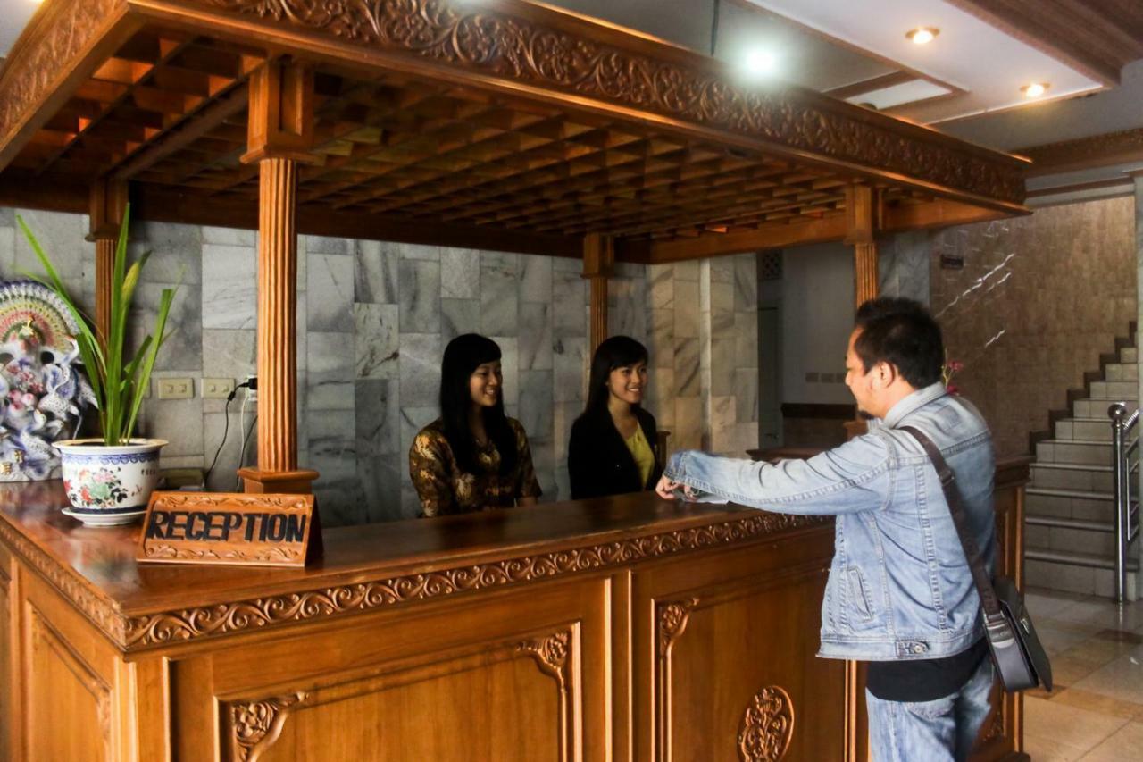 Hotel Wiwi Perkasa 2 Indramayu Екстер'єр фото