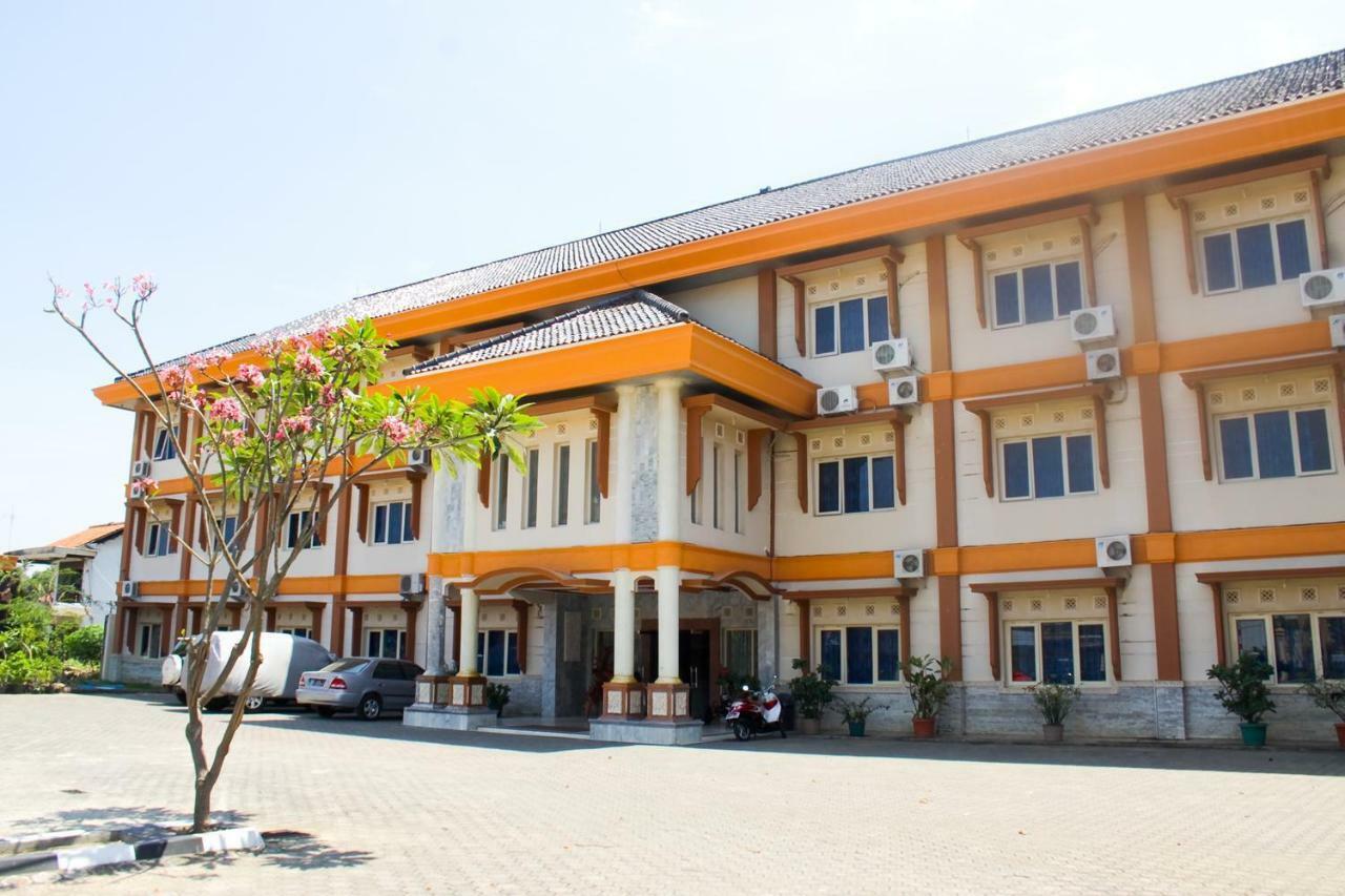 Hotel Wiwi Perkasa 2 Indramayu Екстер'єр фото